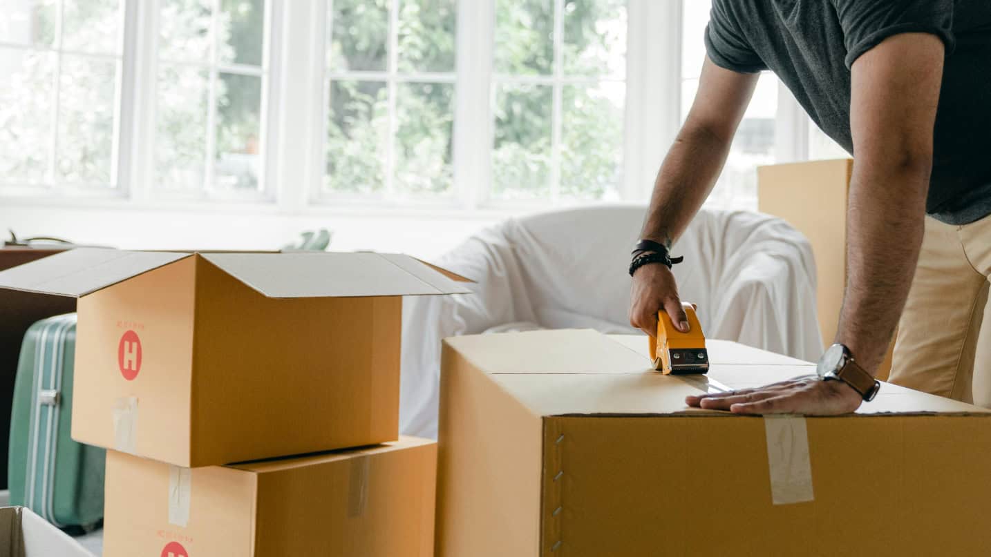 What to Expect on Moving Day When You Hire Professional Movers